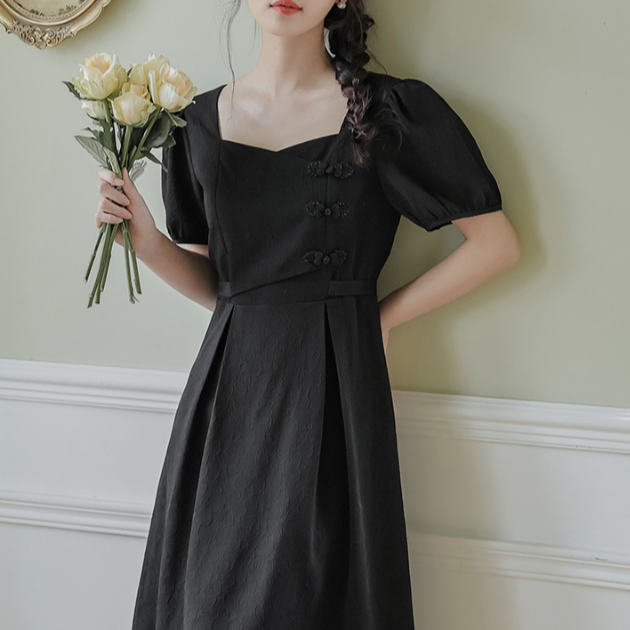 China dress with black fan_A0301