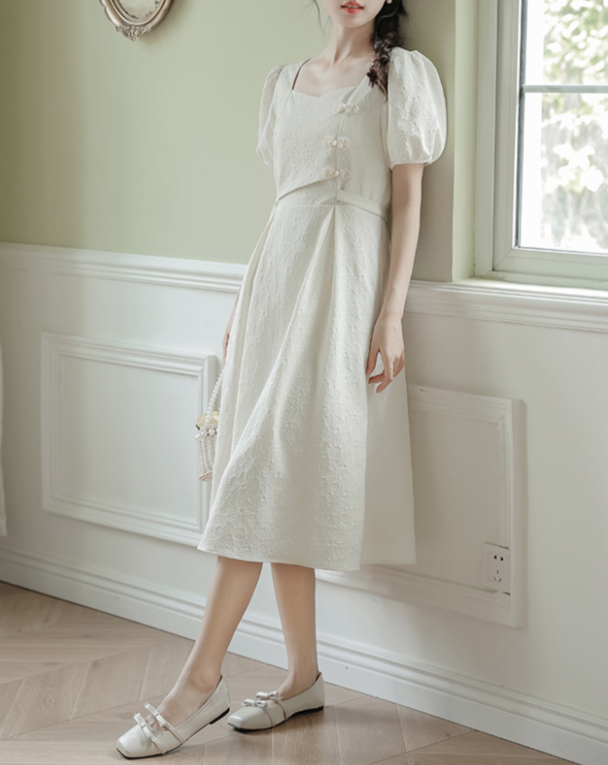 China dress with black fan_A0301