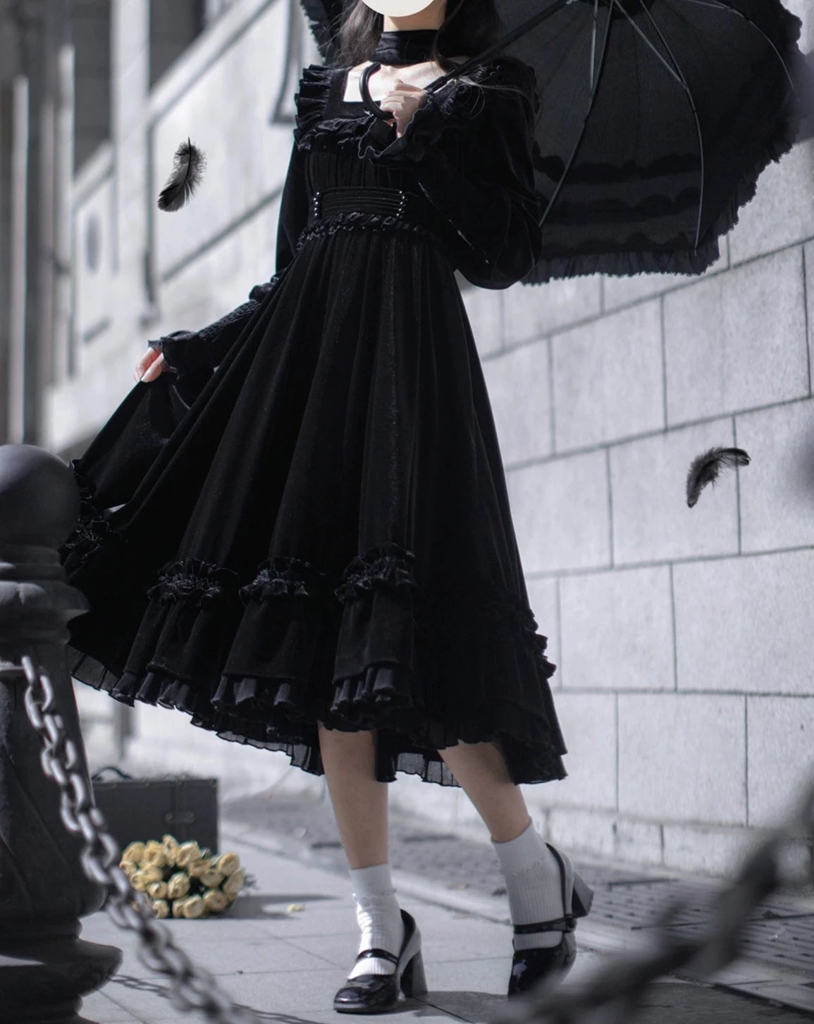 黒曜のフリルワンピース_A0360